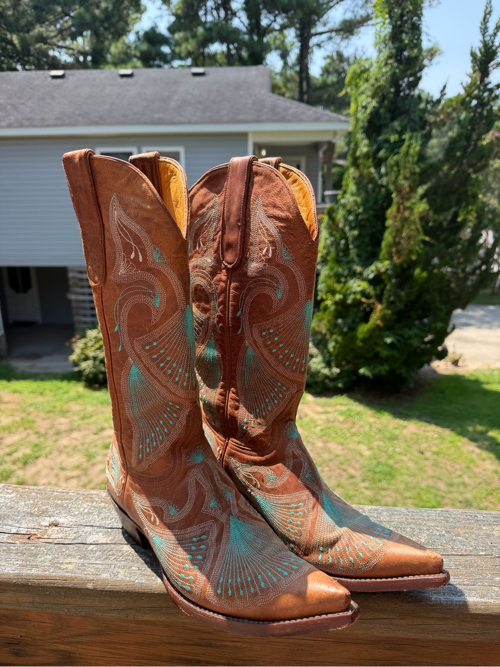 Old Gringo Brown Leather Cowboy Boots with Turquoise Embroidery